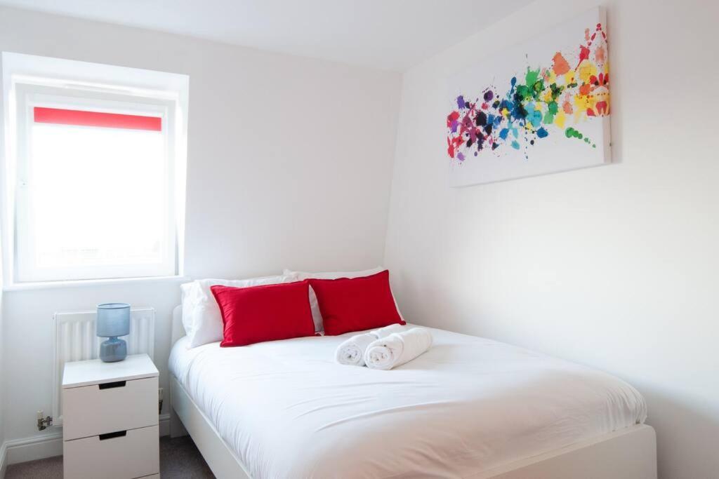 *New* 2-Bed Modern Apartment Burton-upon-Trent Eksteriør billede