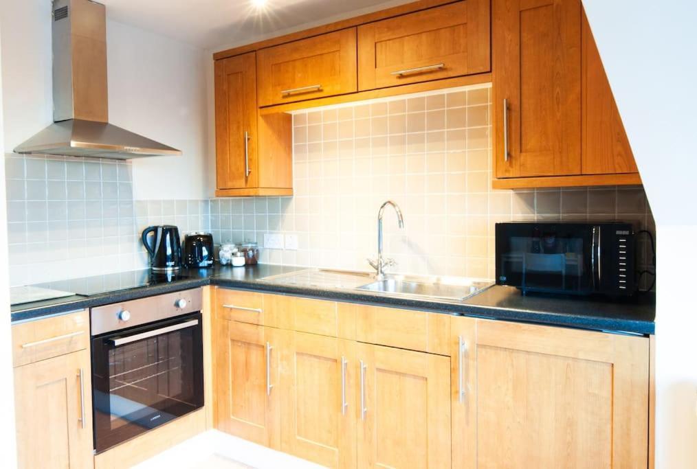 *New* 2-Bed Modern Apartment Burton-upon-Trent Eksteriør billede