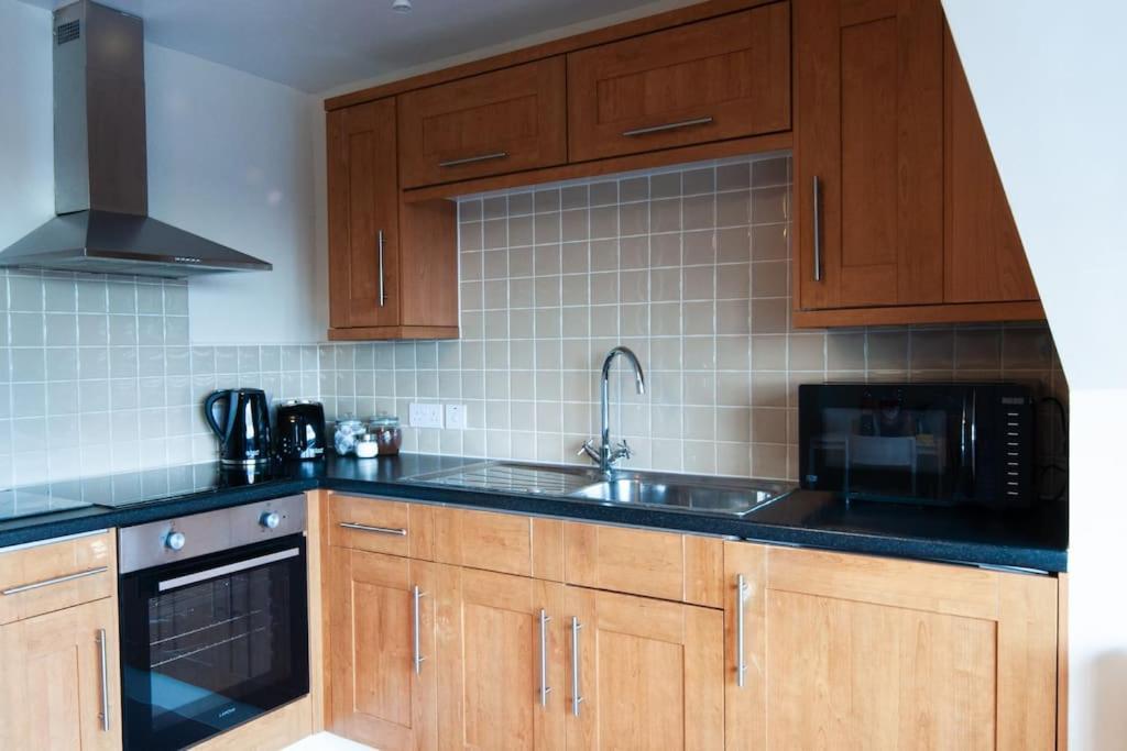 *New* 2-Bed Modern Apartment Burton-upon-Trent Eksteriør billede